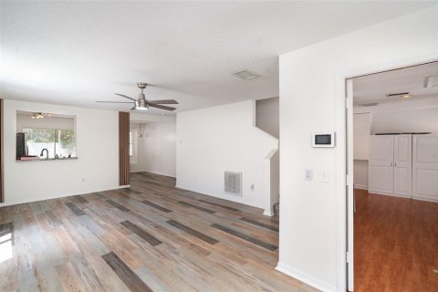 Casa en venta en Fish Hawk, Florida, 4 dormitorios, 125.88 m2 № 1919543 - foto 11