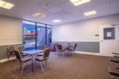 Condominio en venta en Aventura, Florida, 2 dormitorios, 100.24 m2 № 1932766 - foto 16