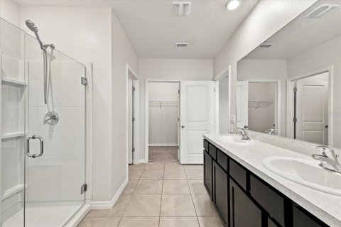 Villa ou maison à louer à Bradenton, Floride: 5 chambres, 248.42 m2 № 2378960 - photo 15