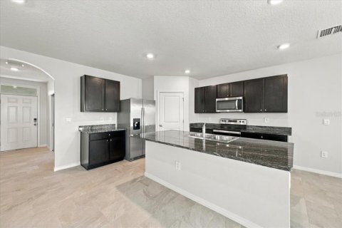 Villa ou maison à louer à Bradenton, Floride: 5 chambres, 248.42 m2 № 2378960 - photo 5