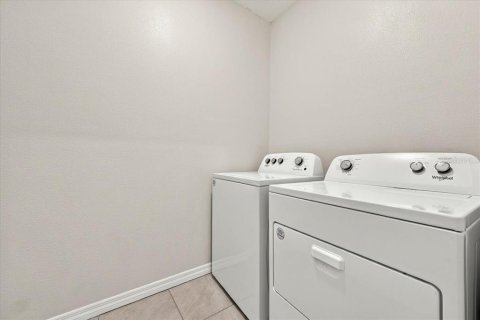 Villa ou maison à louer à Bradenton, Floride: 5 chambres, 248.42 m2 № 2378960 - photo 19