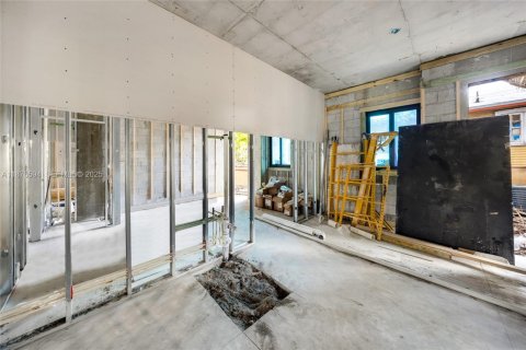 Купить коммерческую недвижимость в Майами, Флорида № 2035722 - фото 15