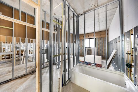 Купить коммерческую недвижимость в Майами, Флорида № 2035722 - фото 21