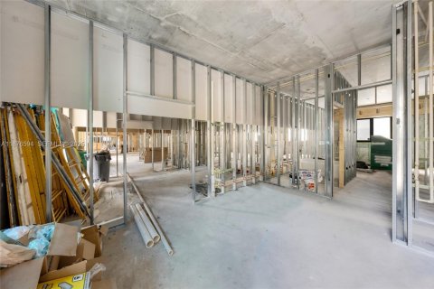 Купить коммерческую недвижимость в Майами, Флорида № 2035722 - фото 11