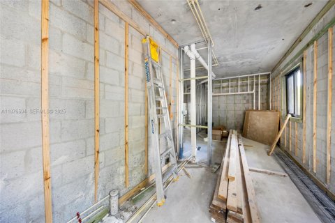 Купить коммерческую недвижимость в Майами, Флорида № 2035722 - фото 10