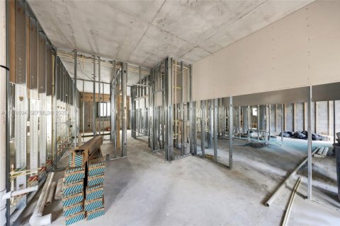 Купить коммерческую недвижимость в Майами, Флорида № 2035722 - фото 19