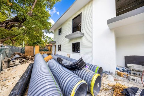 Купить коммерческую недвижимость в Майами, Флорида № 2035722 - фото 3