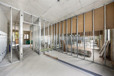 Купить коммерческую недвижимость в Майами, Флорида № 2035722 - фото 18