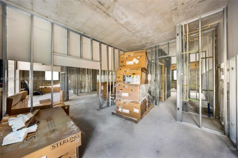 Купить коммерческую недвижимость в Майами, Флорида № 2035722 - фото 25