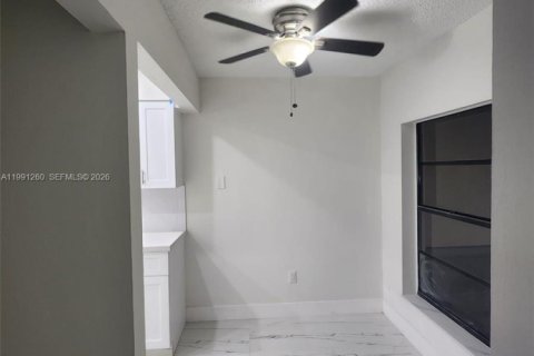 Adosado en alquiler en Homestead, Florida, 2 dormitorios, 104.05 m2 № 2052201 - foto 6