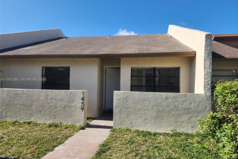 Adosado en Homestead, Florida 2 dormitorios, 104.05 m2 № 2052201