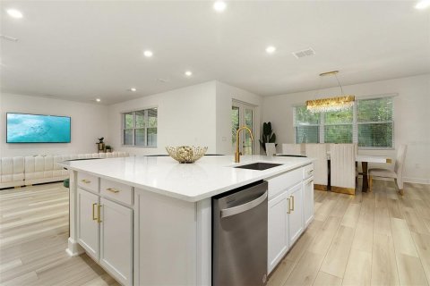 House in TIVOLI RESERVE in Davenport, Florida 5 bedrooms, 351.08 sq.m. № 1858248 - photo 15