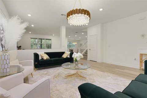 House in TIVOLI RESERVE in Davenport, Florida 5 bedrooms, 351.08 sq.m. № 1858248 - photo 12