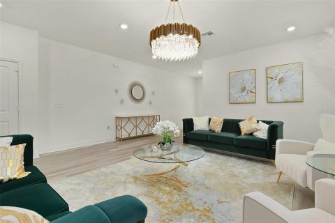 House in TIVOLI RESERVE in Davenport, Florida 5 bedrooms, 351.08 sq.m. № 1858248 - photo 11