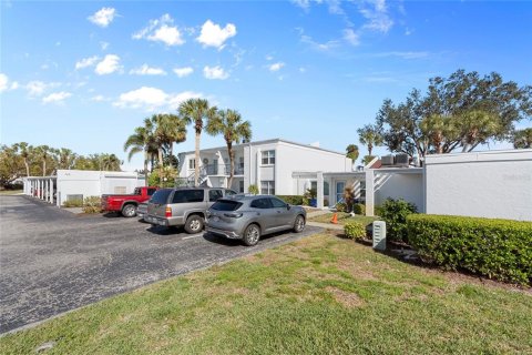 Condo in Venice, Florida, 2 bedrooms  № 1556194 - photo 8