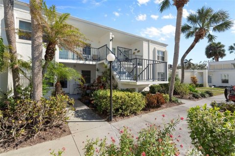 Condo in Venice, Florida, 2 bedrooms  № 1556194 - photo 9