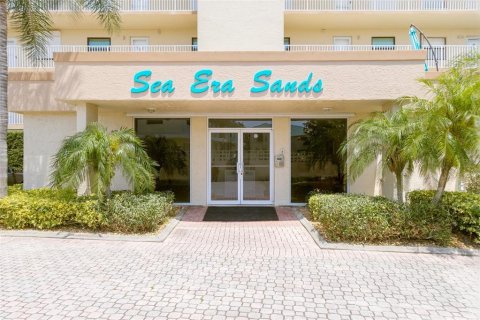 Condo in Cape Canaveral, Florida, 2 bedrooms  № 2215993