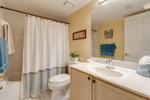 Condo in Cape Canaveral, Florida, 2 bedrooms № 2215993 - photo 15