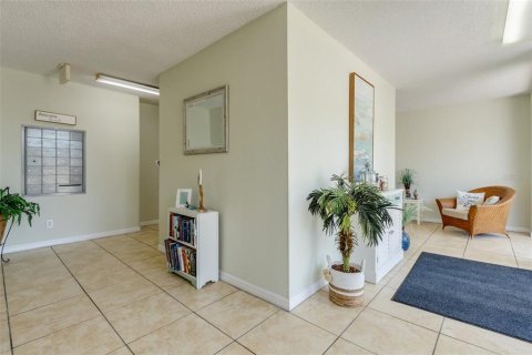 Condo in Cape Canaveral, Florida, 2 bedrooms № 2215993 - photo 27