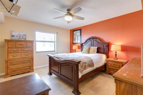 Condo in Cape Canaveral, Florida, 2 bedrooms № 2215993 - photo 14
