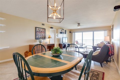 Condo in Cape Canaveral, Florida, 2 bedrooms № 2215993 - photo 5