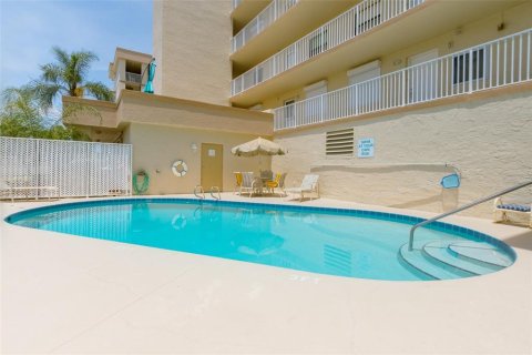 Condo in Cape Canaveral, Florida, 2 bedrooms № 2215993 - photo 20