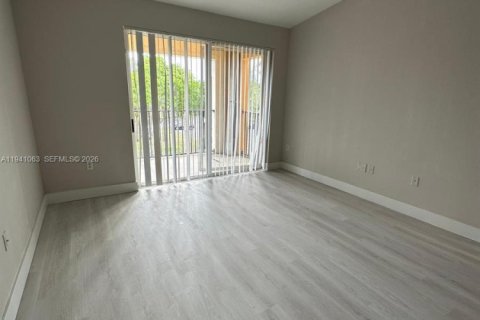 Condo in Miramar, Florida, 2 bedrooms  № 1997857 - photo 12