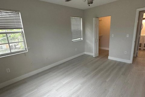 Condo in Miramar, Florida, 2 bedrooms  № 1997857 - photo 10