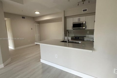 Condo in Miramar, Florida, 2 bedrooms  № 1997857 - photo 3