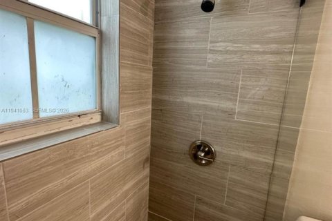 Condo in Miramar, Florida, 2 bedrooms  № 1997857 - photo 5