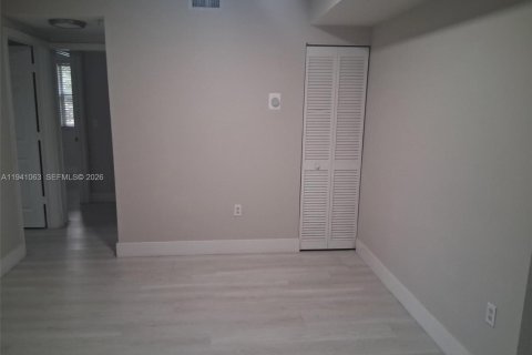 Condo in Miramar, Florida, 2 bedrooms  № 1997857 - photo 7