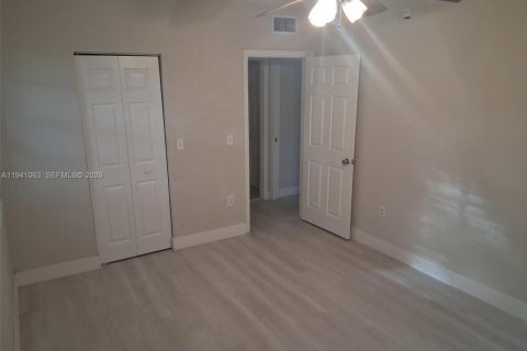 Condo in Miramar, Florida, 2 bedrooms  № 1997857 - photo 9