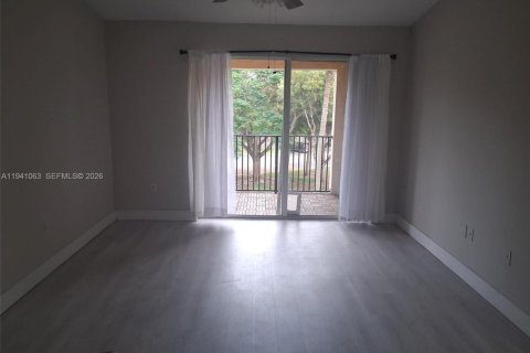 Condo in Miramar, Florida, 2 bedrooms  № 1997857 - photo 6