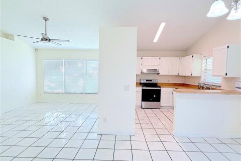 Casa en venta en Orlando, Florida, 3 dormitorios, 113.99 m2 № 1906222 - foto 9