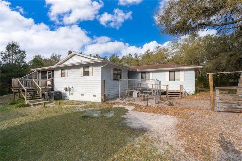House in Eustis, Florida 4 bedrooms, 167.5 sq.m. № 1592809 - photo 2