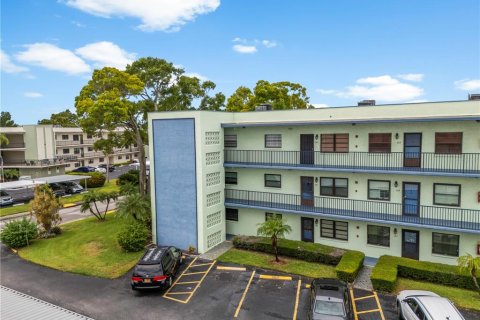 Copropriété à vendre à Saint Petersburg, Floride: 2 chambres, 91.51 m2 № 2230759 - photo 3