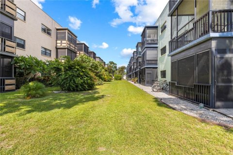 Copropriété à vendre à Saint Petersburg, Floride: 2 chambres, 91.51 m2 № 2230759 - photo 29