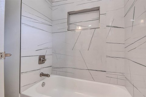 Casa en venta en Saint Petersburg, Florida, 3 dormitorios, 130.25 m2 № 1918165 - foto 26