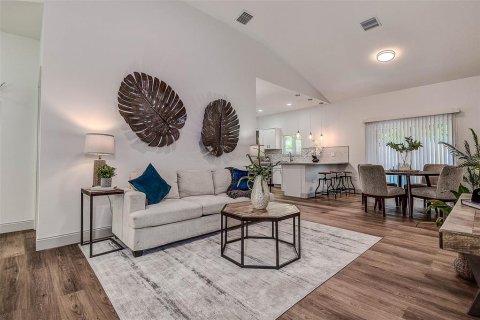 Casa en venta en Saint Petersburg, Florida, 3 dormitorios, 130.25 m2 № 1918165 - foto 6