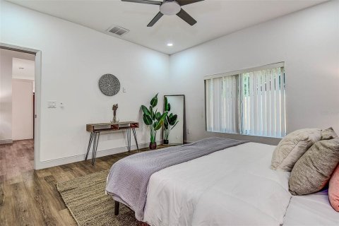 Casa en venta en Saint Petersburg, Florida, 3 dormitorios, 130.25 m2 № 1918165 - foto 18