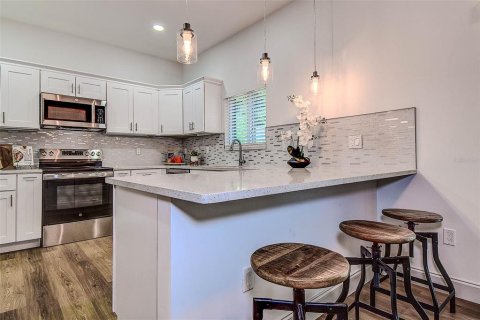 Casa en venta en Saint Petersburg, Florida, 3 dormitorios, 130.25 m2 № 1918165 - foto 12