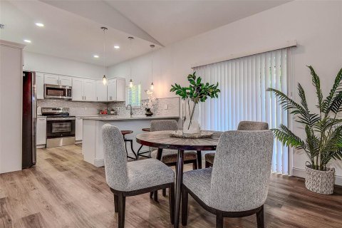 Casa en venta en Saint Petersburg, Florida, 3 dormitorios, 130.25 m2 № 1918165 - foto 10