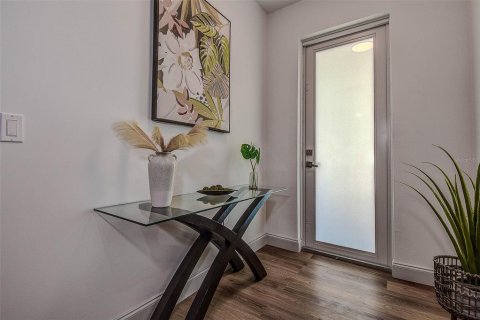Casa en venta en Saint Petersburg, Florida, 3 dormitorios, 130.25 m2 № 1918165 - foto 4