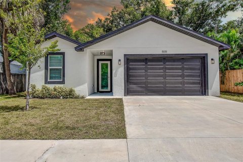 Casa en venta en Saint Petersburg, Florida, 3 dormitorios, 130.25 m2 № 1918165 - foto 1
