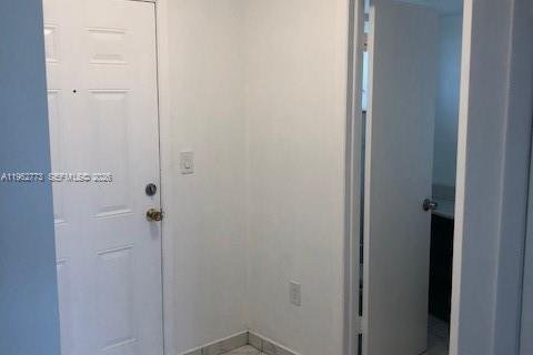 Кондоминиум с 1 спальней в Майами, Флорида № 2023890