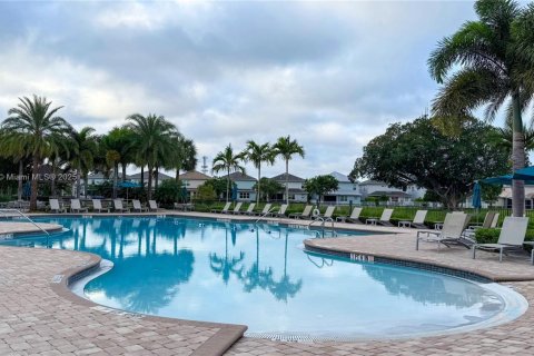 Купить таунхаус в Холливуд, Флорида 3 спальни, 132.01м2, № 1957239 - фото 20