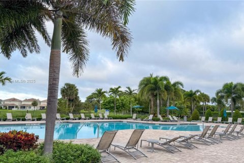 Купить таунхаус в Холливуд, Флорида 3 спальни, 132.01м2, № 1957239 - фото 24