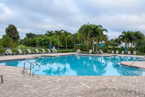 Купить таунхаус в Холливуд, Флорида 3 спальни, 132.01м2, № 1957239 - фото 23