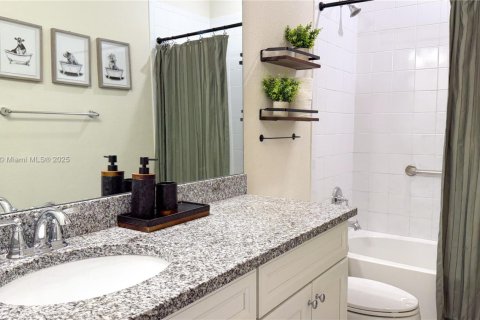 Купить таунхаус в Холливуд, Флорида 3 спальни, 132.01м2, № 1957239 - фото 11