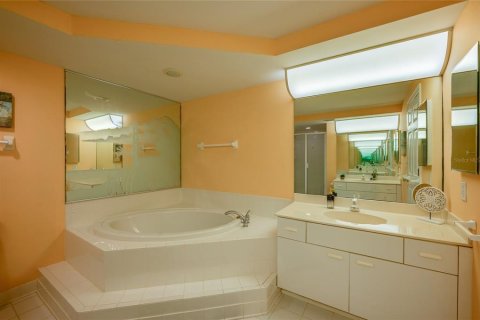 Купить кондоминиум в Порт-Оранж, Флорида 5 комнат, 139.35м2, № 2140517 - фото 27